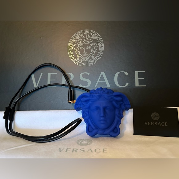 Versace 'La Medusa' AirPods Pro case NEW (AUTHENTIC) - Picture 8 of 13